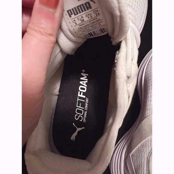 PUMA Radiate XT White Athletic Sneakers with Black Details Size 7.5 Women - Picture 9 of 11